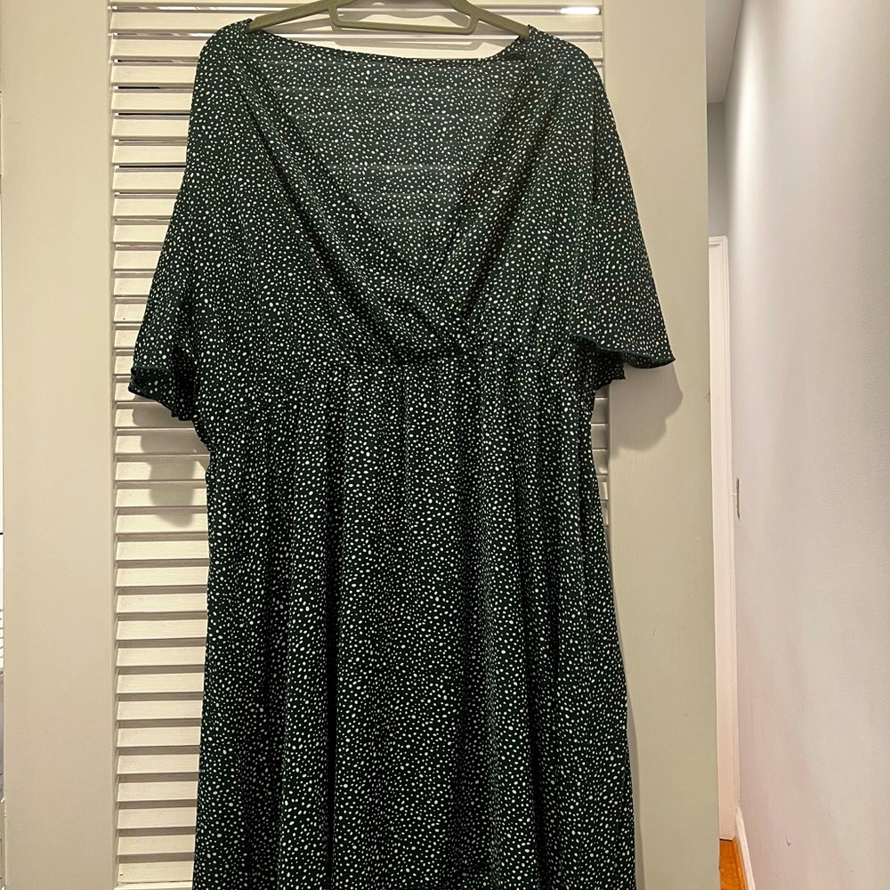 Short Sleeve V-Neck Polka Dot Dress 3X